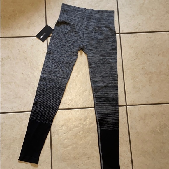 Fashion Nova Leggins - Picture 2 of 2